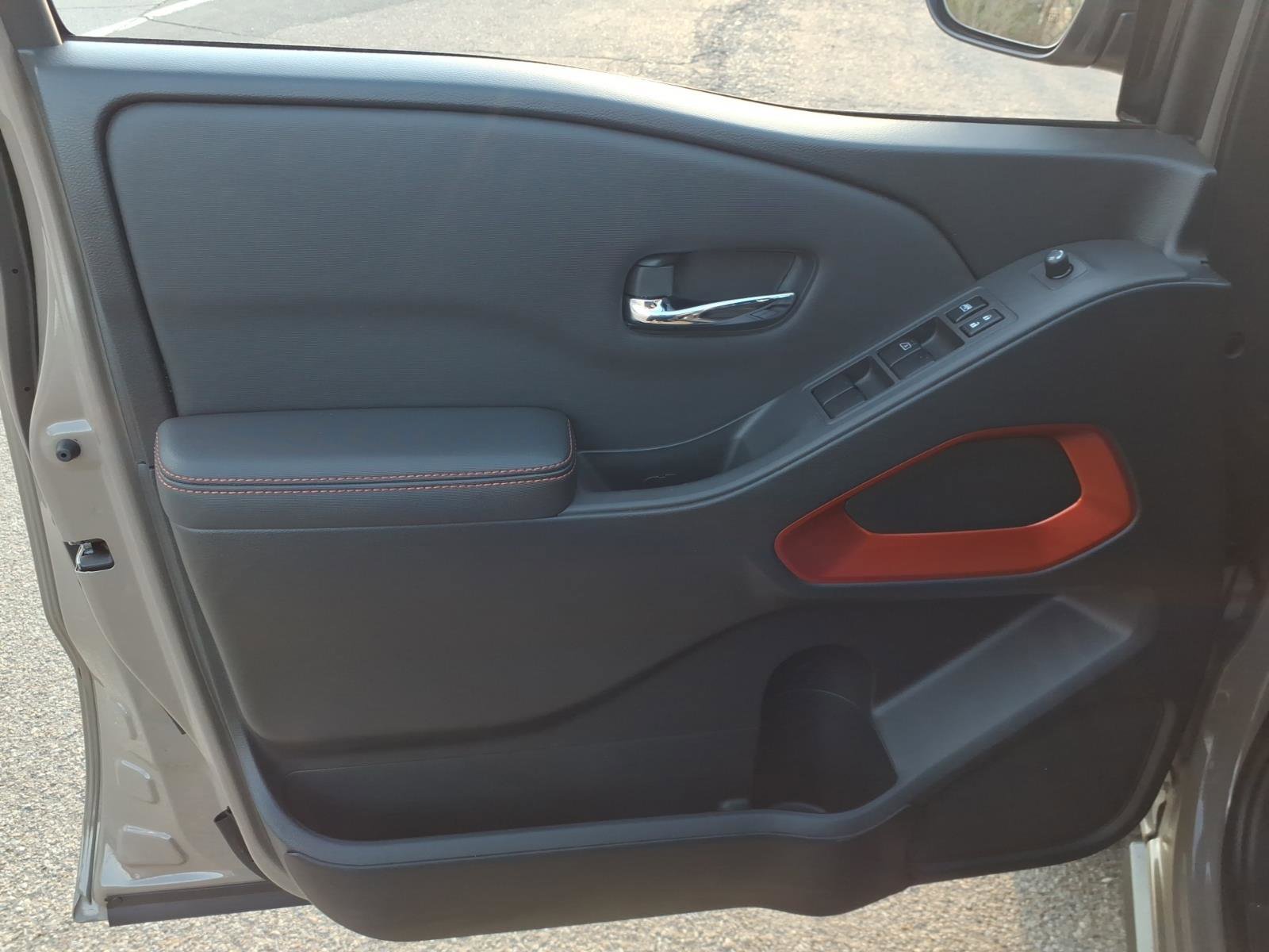 Used 2022 Nissan Frontier PRO-4X image 6