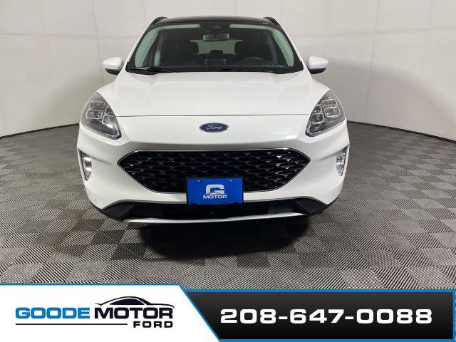 Certified 2022 Ford Escape Titanium w/ Class II Trailer Tow Package image 3