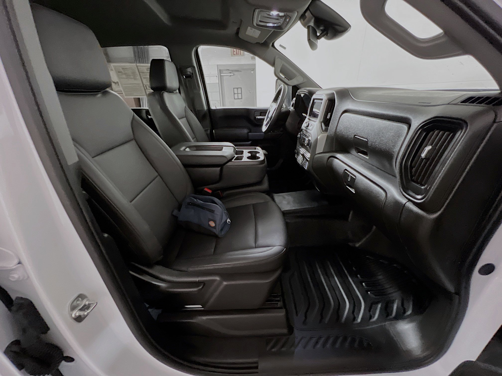 Used 2025 Chevrolet Silverado 3500 W/T image 30