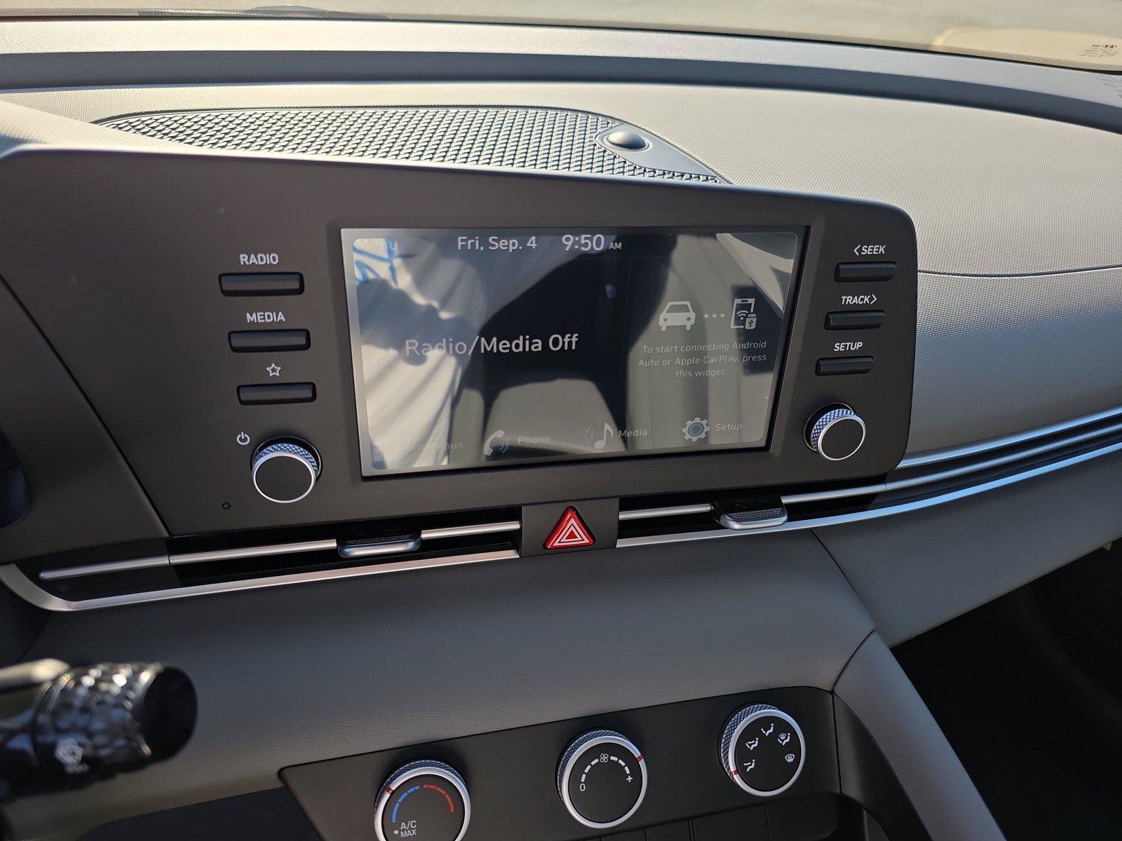 New 2026 Hyundai Elantra SE FWD image 16