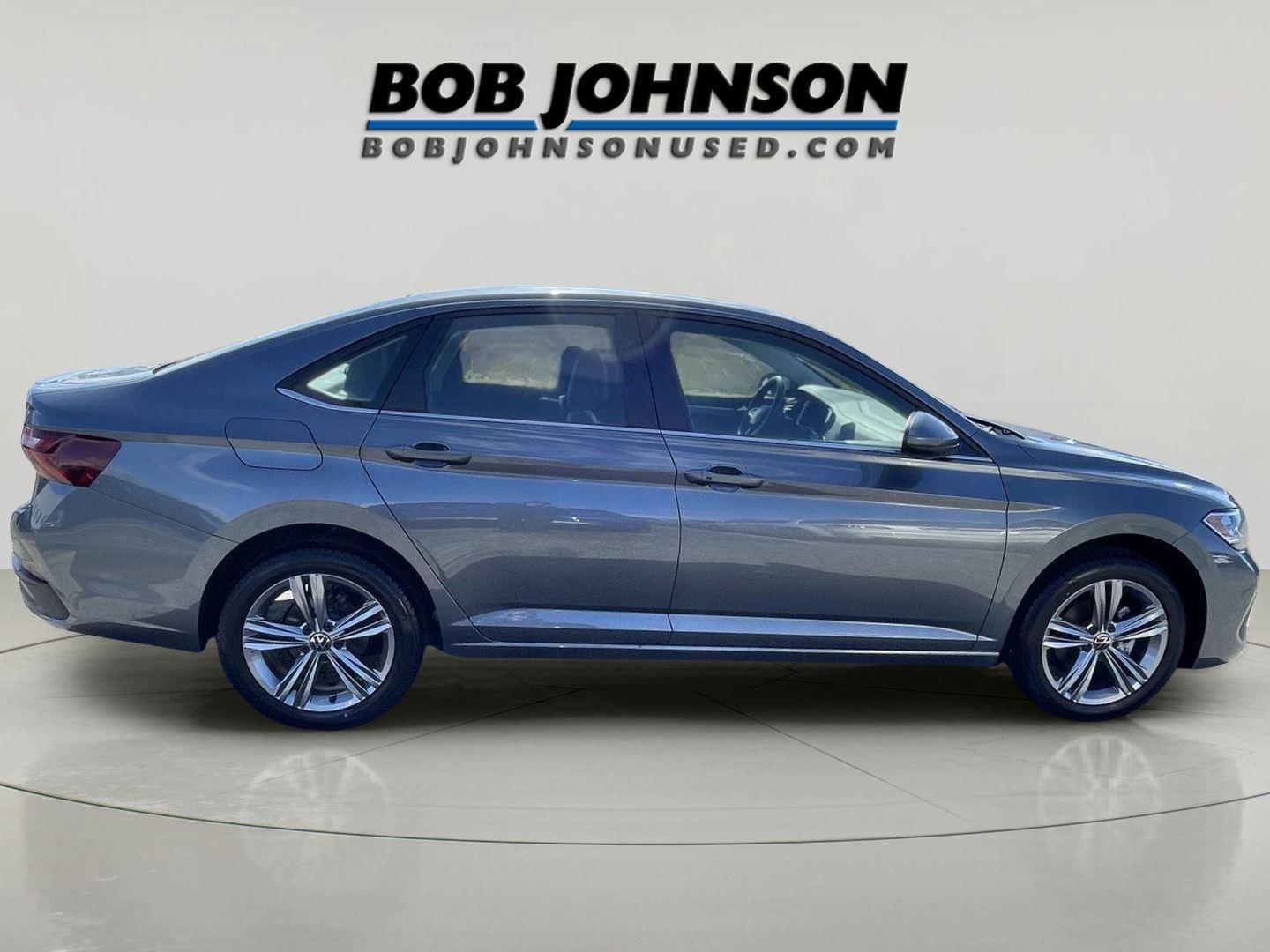 Used 2023 Volkswagen Jetta SE FWD image 2