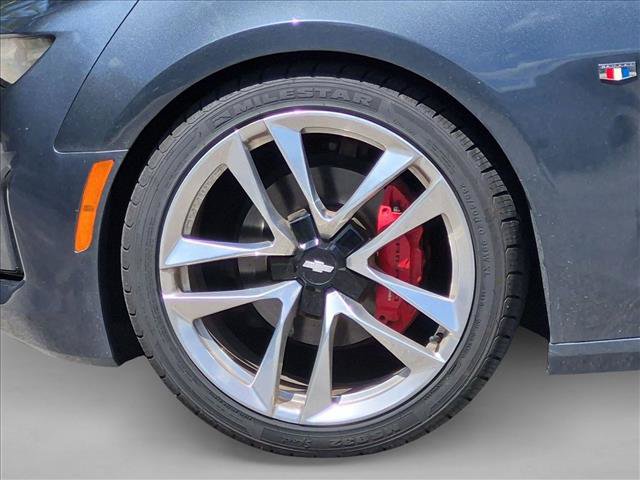 Used 2020 Chevrolet Camaro LT w/ RS Package RWD image 7