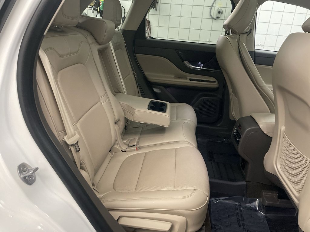 Used 2022 Lincoln Corsair Reserve w/ Equipment Group 201A image 21