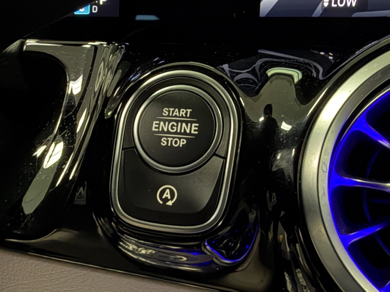 Certified 2025 Mercedes-Benz GLA 250 image 31