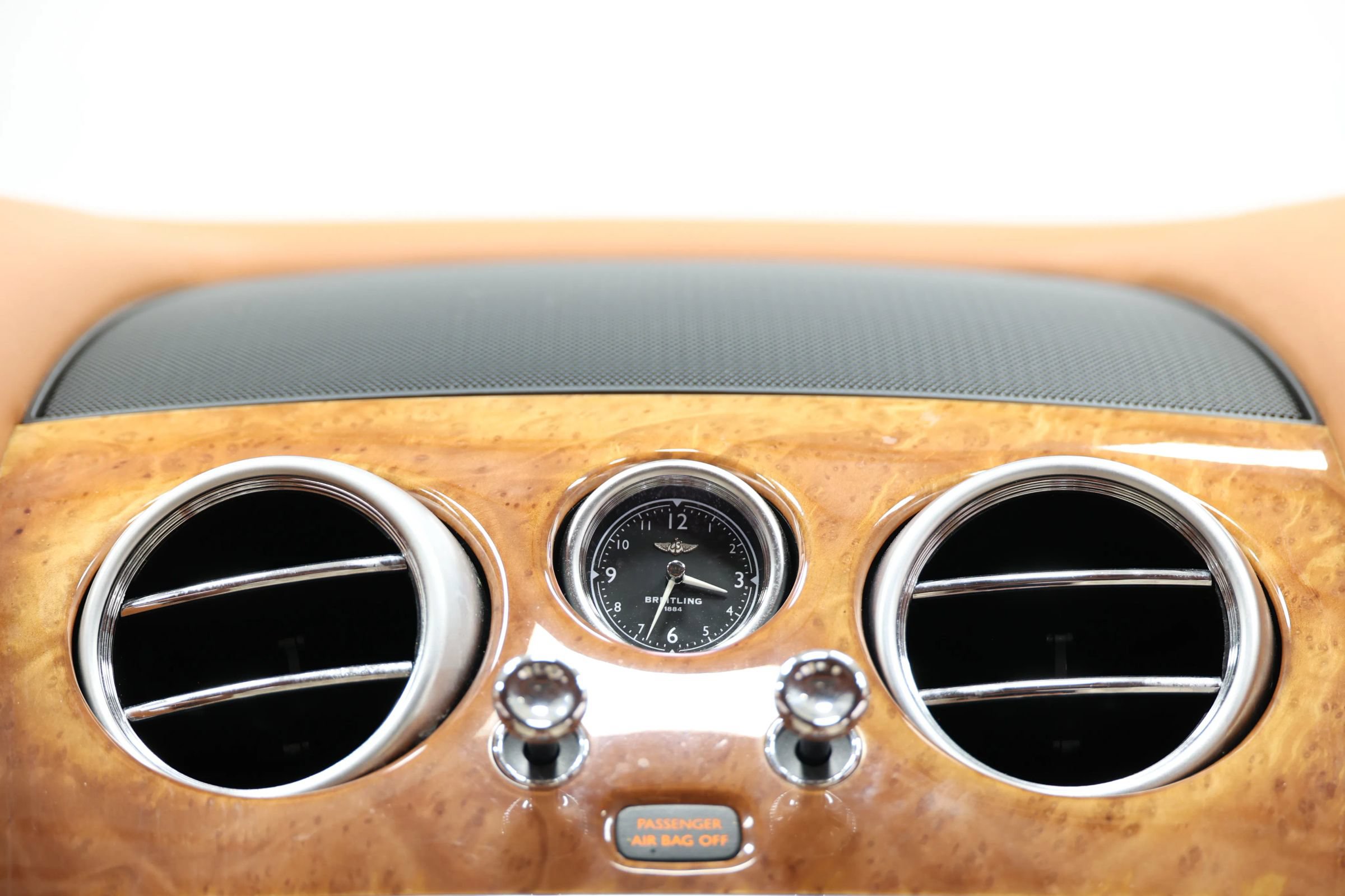 Used 2018 Bentley Flying Spur V8 AWD/4WD image 34