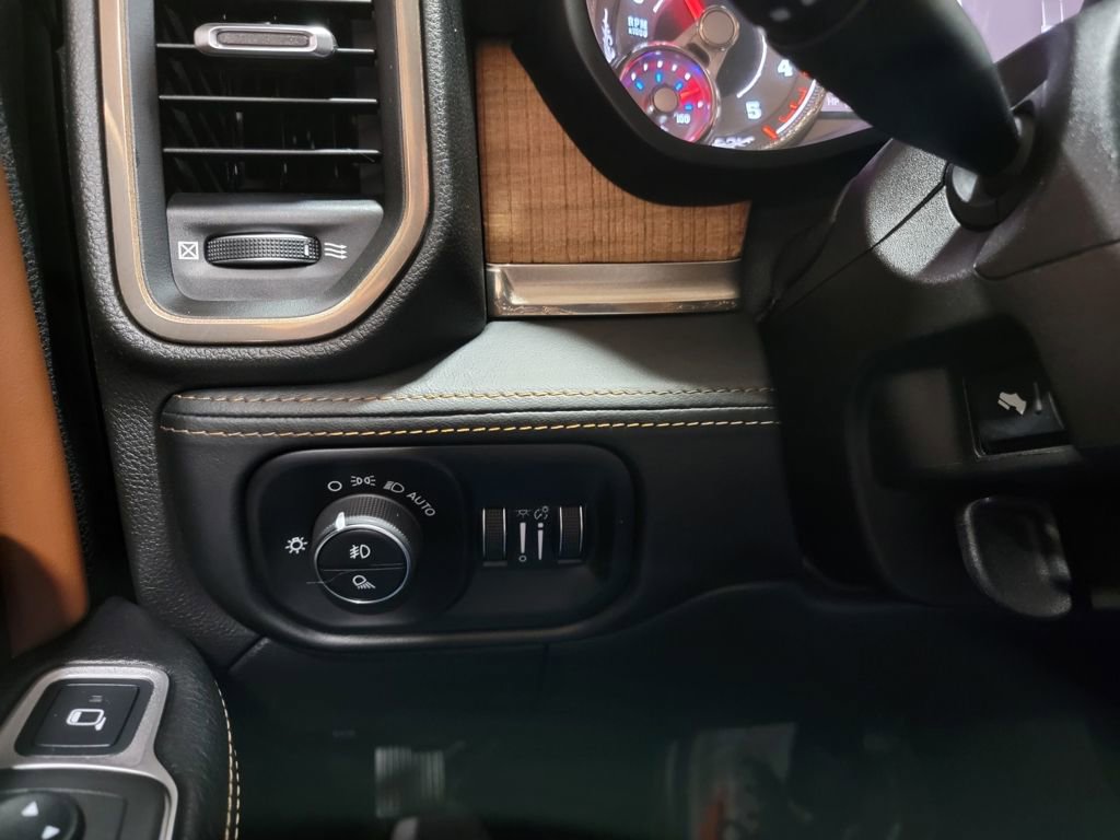 Used 2019 RAM 3500 Limited image 30