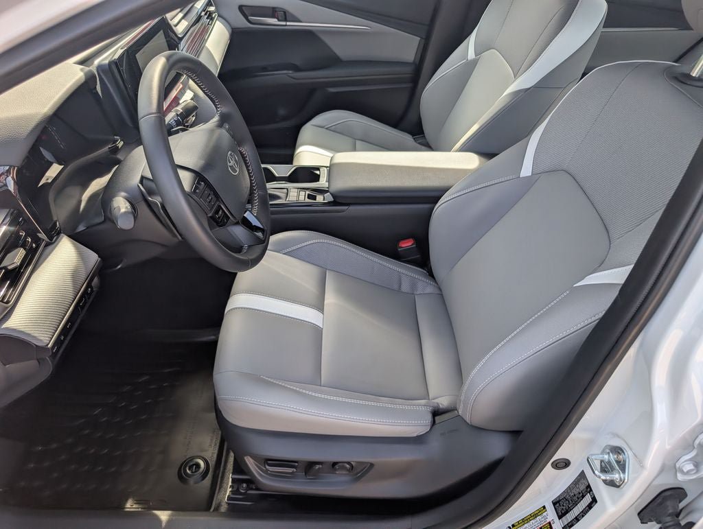 Used 2026 Toyota Camry SE FWD image 13