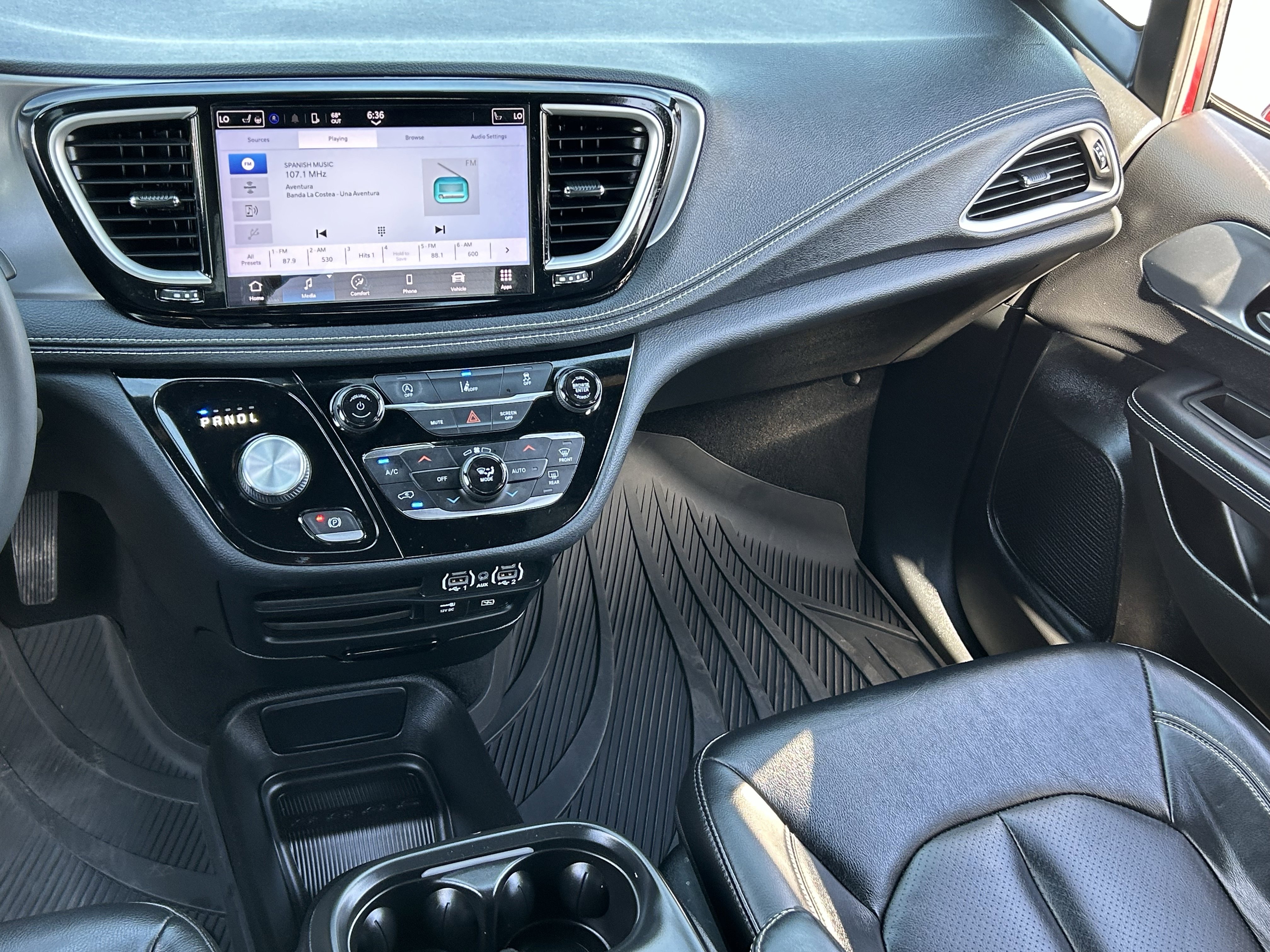 Certified 2022 Chrysler Pacifica Touring-L w/ S Appearance Package image 16