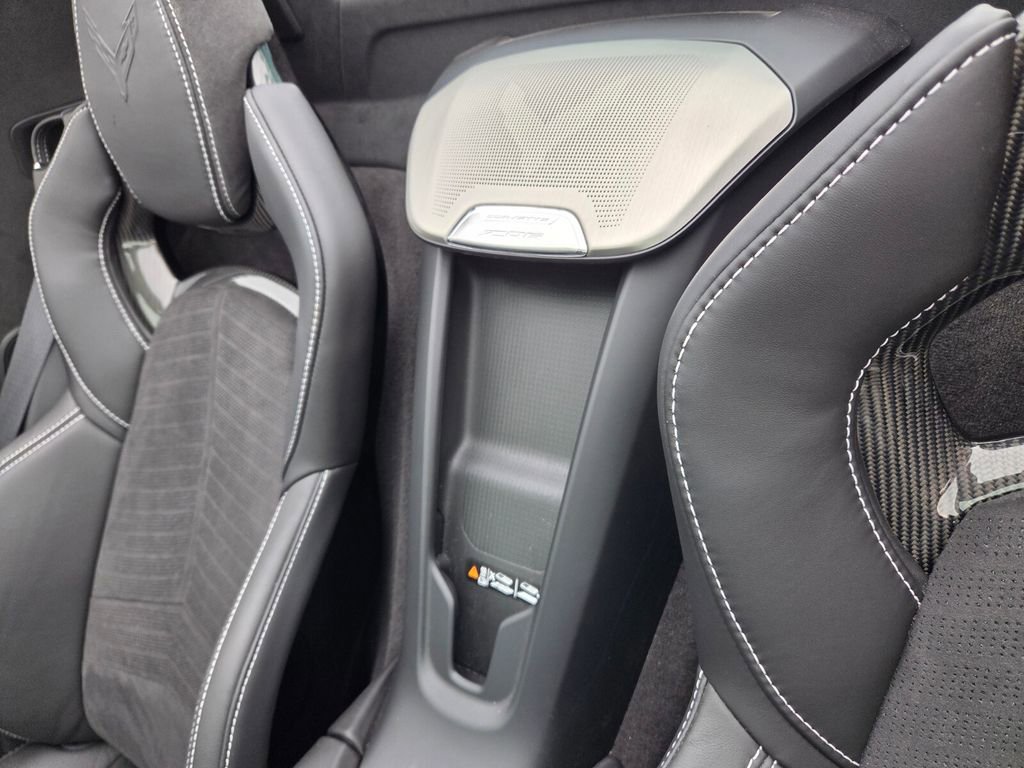 Used 2025 Chevrolet Corvette Z06 image 6
