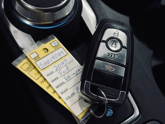Used 2025 Ford Escape ST-Line image 35