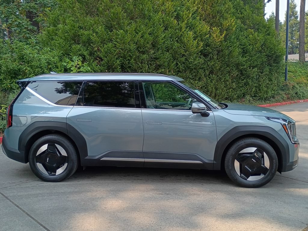 Certified 2024 Kia EV9 Wind AWD/4WD image 3