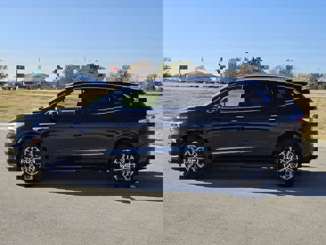 Used 2024 Buick Enclave Premium image 4