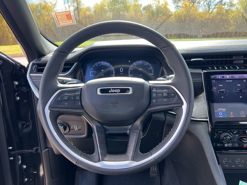 Used 2024 Jeep Grand Cherokee Limited w/ Luxury Tech Group II image 31