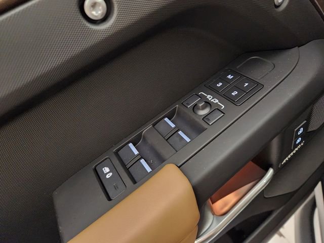 New 2026 Land Rover Defender 110 X-Dynamic SE image 22