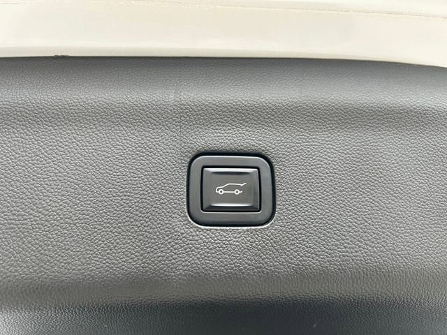 Used 2022 Buick Enclave Avenir w/ Avenir Technology Package AWD/4WD image 20