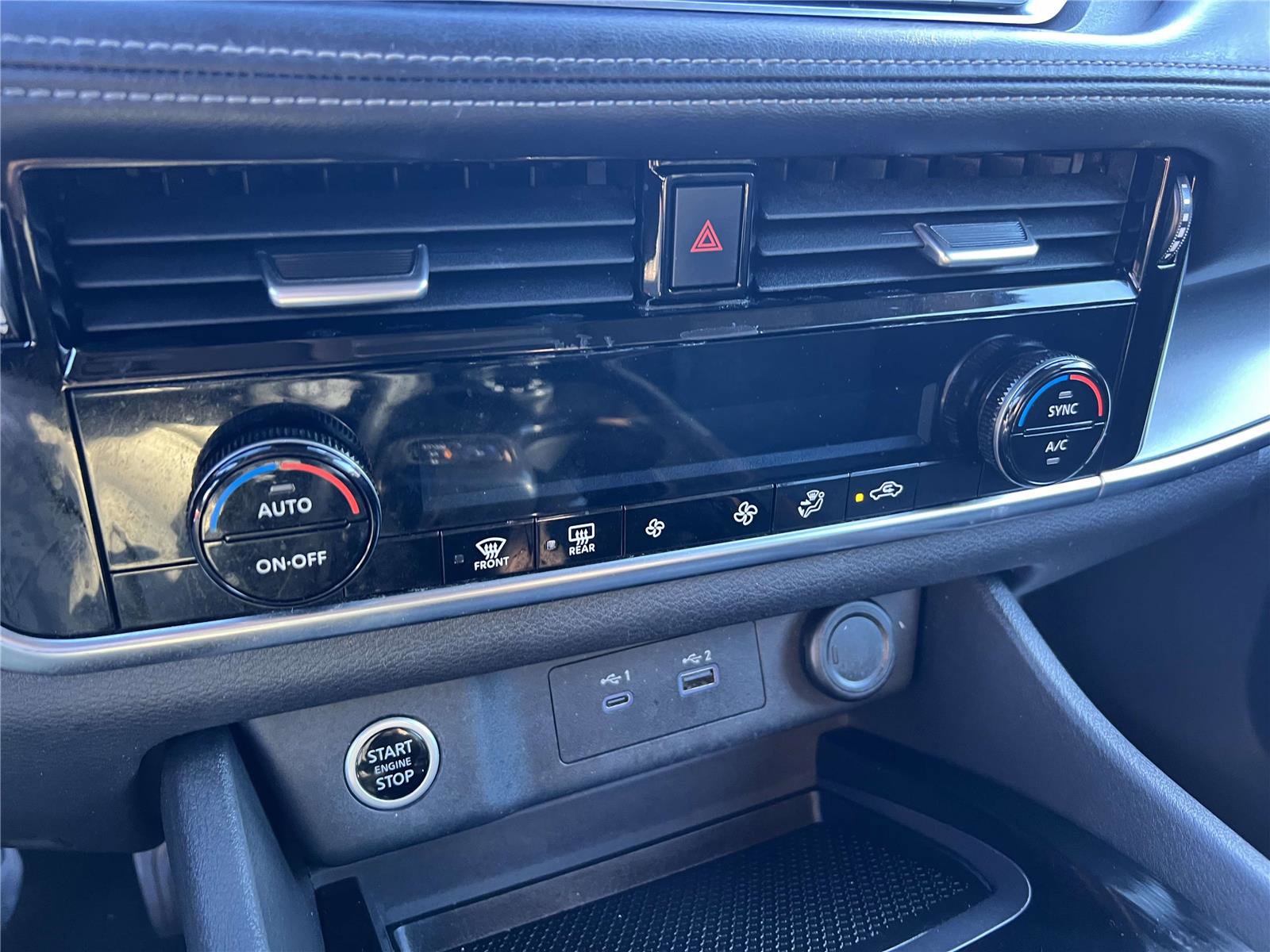 Used 2022 Nissan Rogue SV image 36