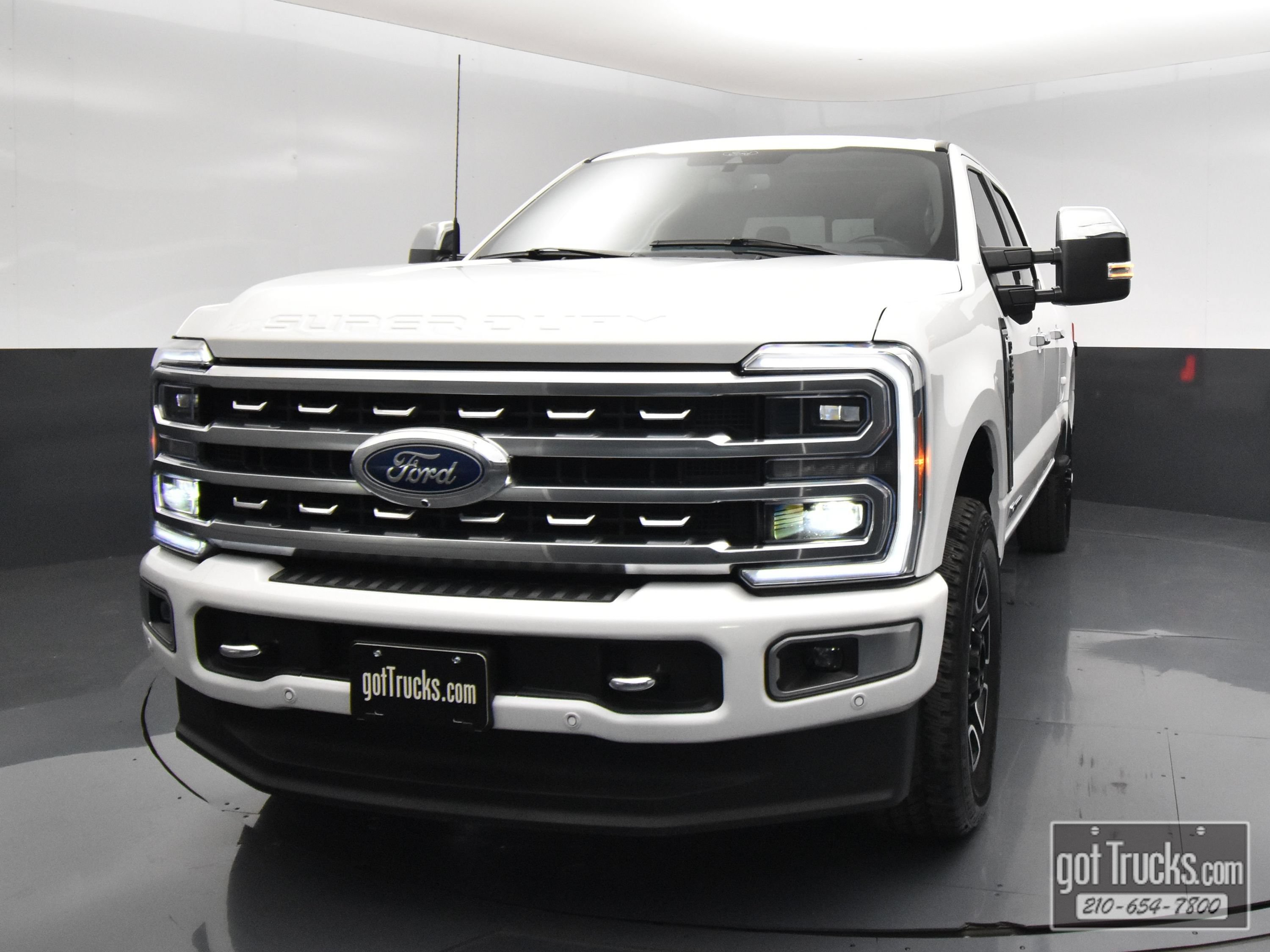 Used 2024 Ford F250 Platinum w/ FX4 Off-Road Package AWD/4WD image 53