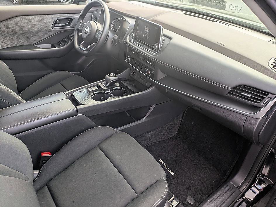 Used 2023 Nissan Rogue S image 33