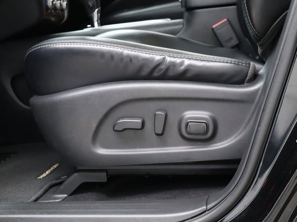 Used 2017 Nissan Pathfinder Platinum w/ Midnight Edition Package image 13