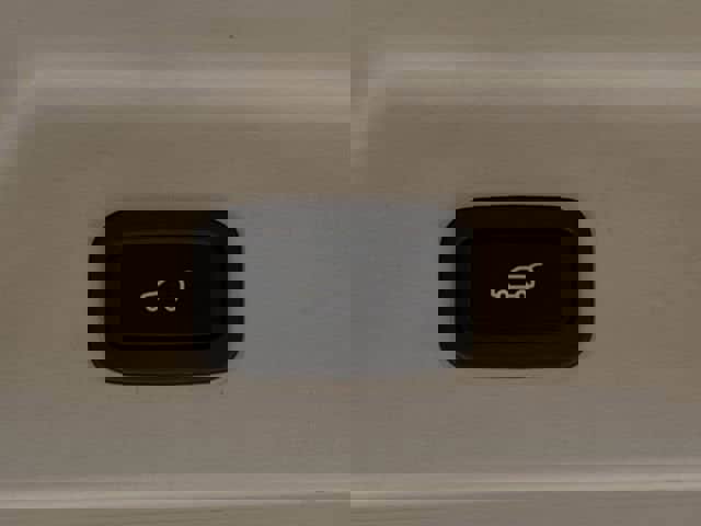 Used 2020 Land Rover Range Rover HSE image 29