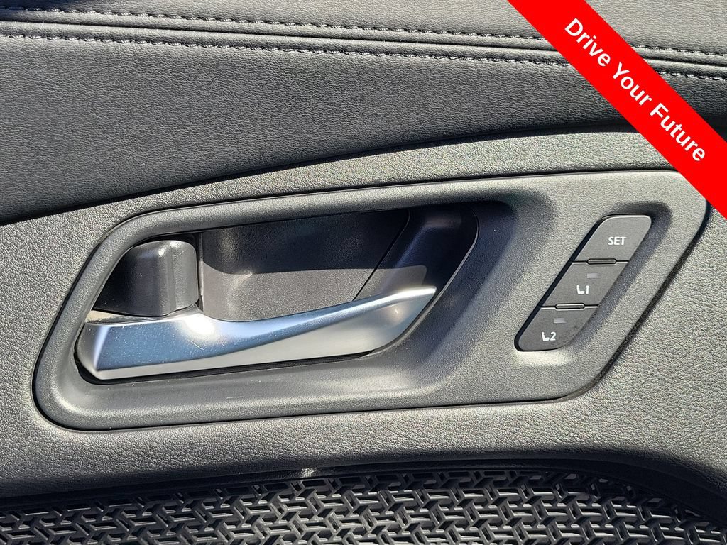 Used 2025 Nissan Ariya FWD image 17