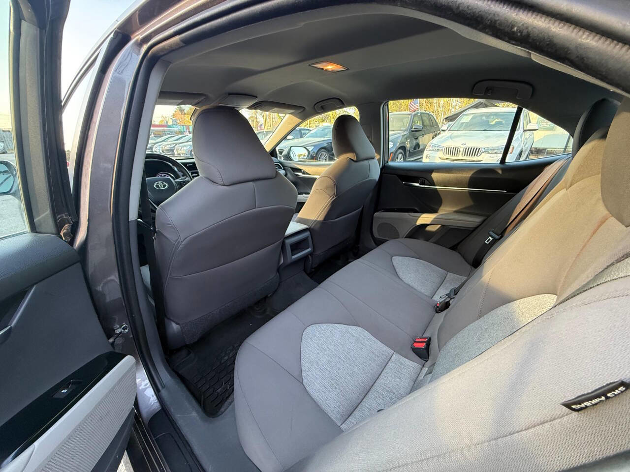 Used 2020 Toyota Camry LE image 11