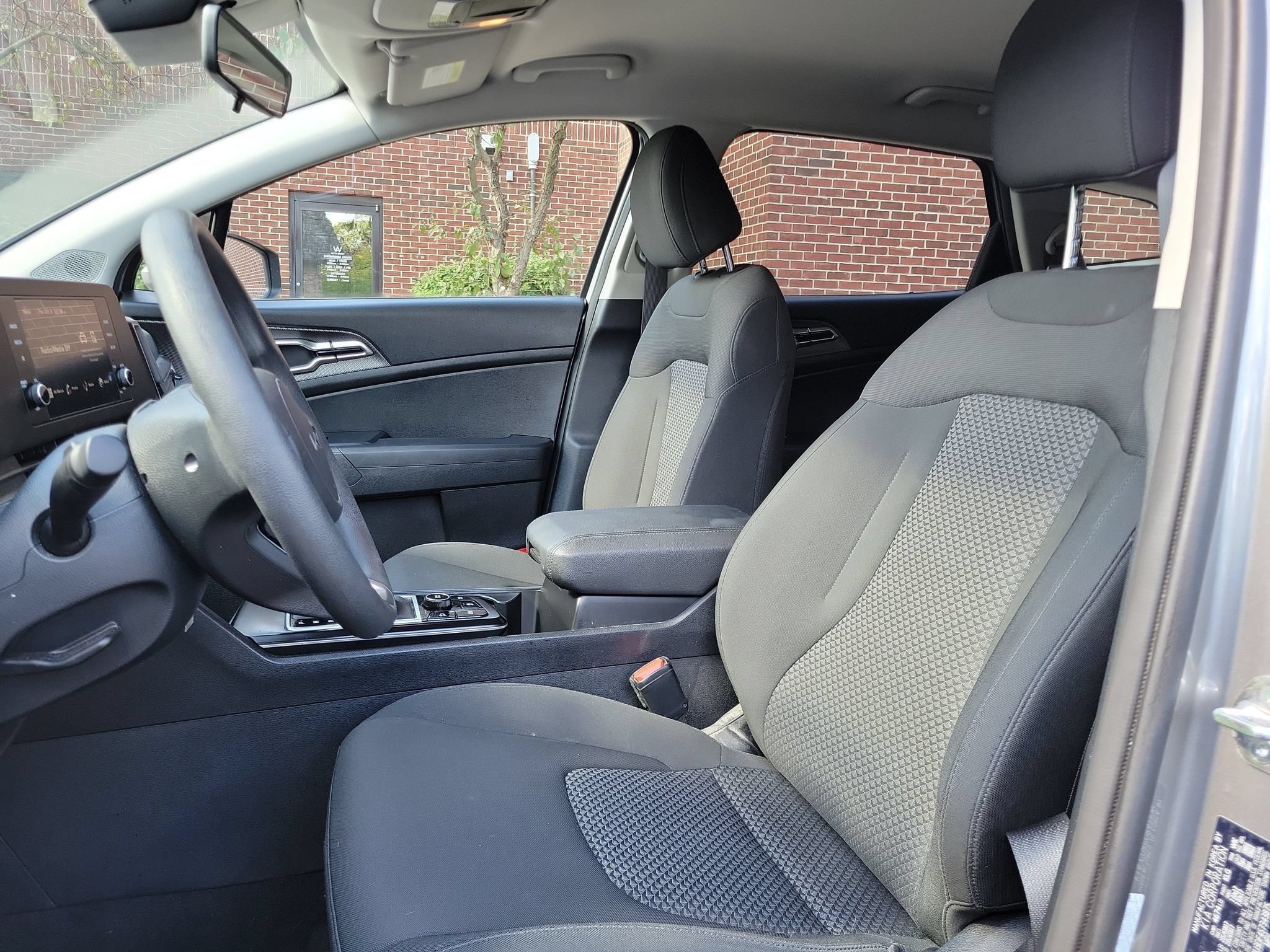 Certified 2025 Kia Sportage LX FWD image 5
