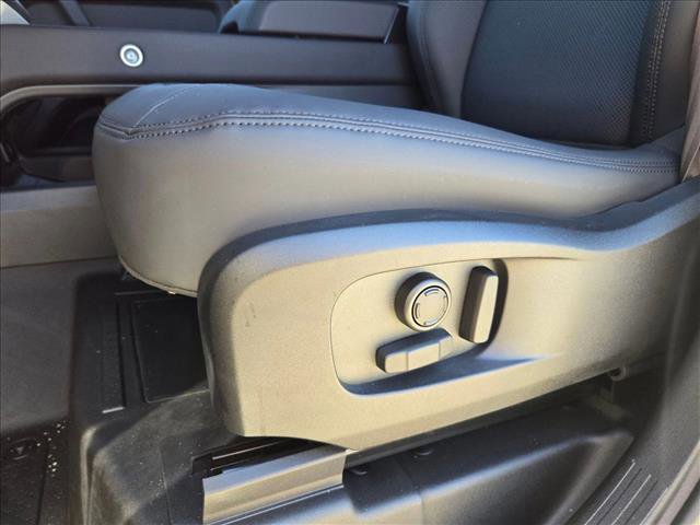 New 2026 Land Rover Defender 110 X-Dynamic SE image 4