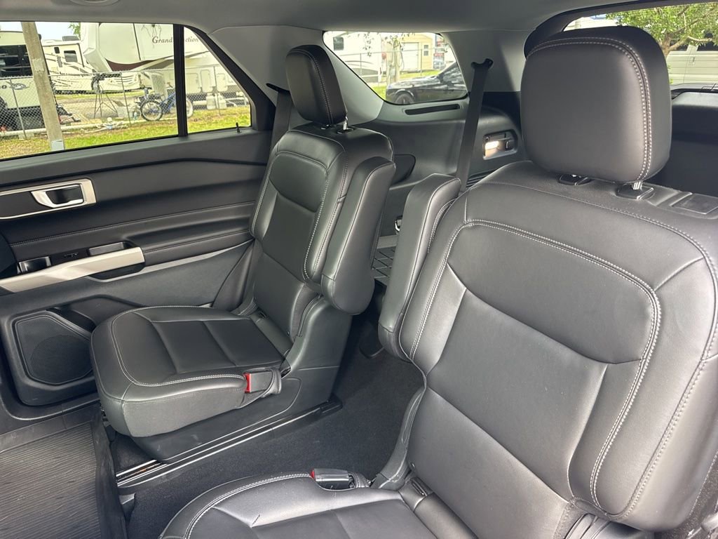 Used 2023 Ford Explorer XLT w/ Equipment Group 202A AWD/4WD image 11