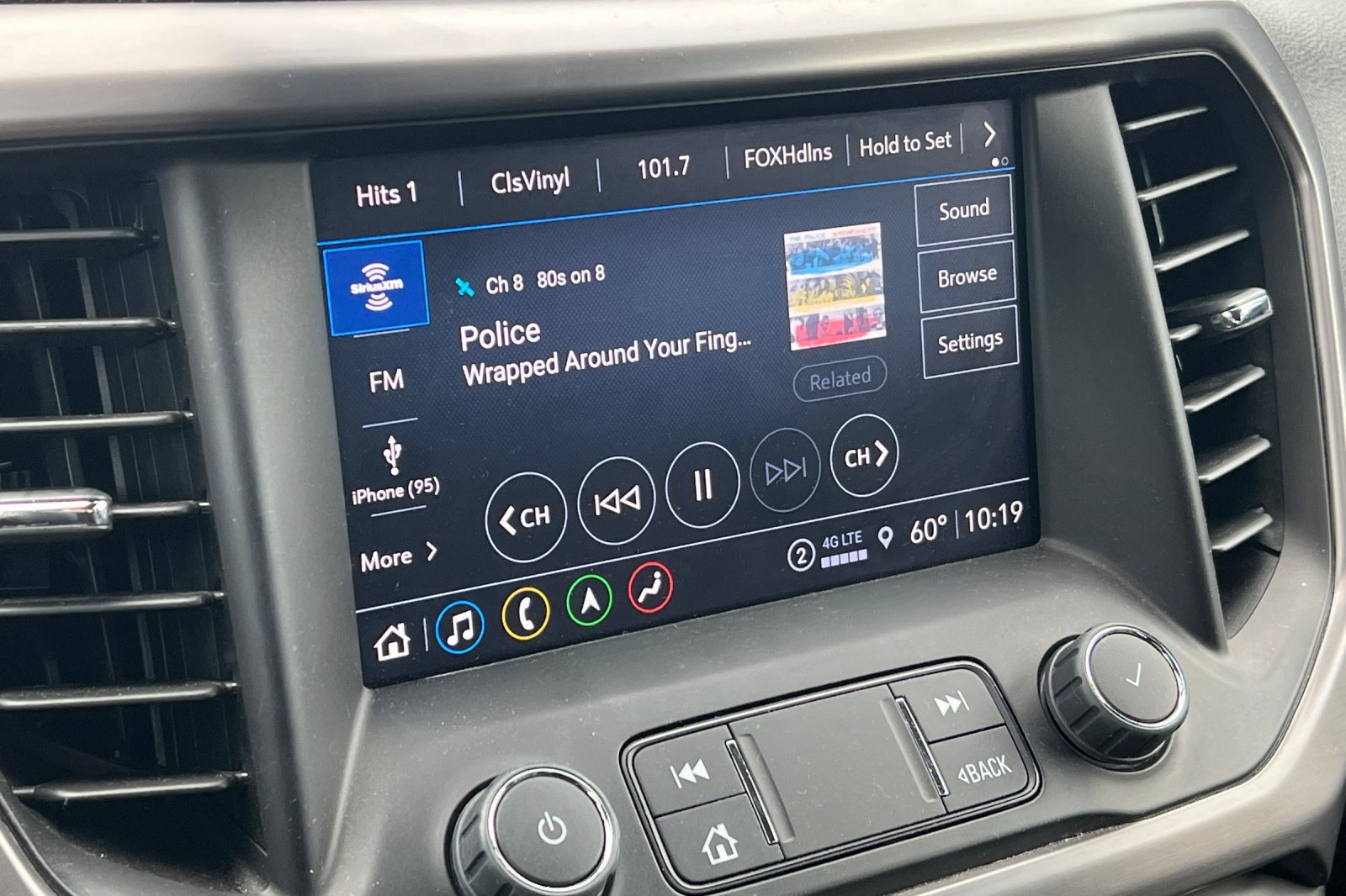 Used 2023 GMC Acadia AT4 w/ Technology Package image 26