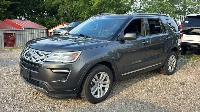 Used 2019 Ford Explorer XLT w/ Class III Trailer Tow Package AWD/4WD image 2