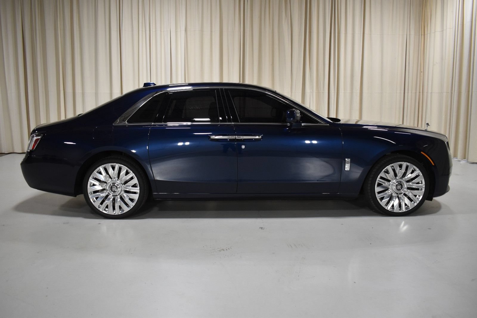 Certified 2025 Rolls-Royce Ghost AWD/4WD image 7