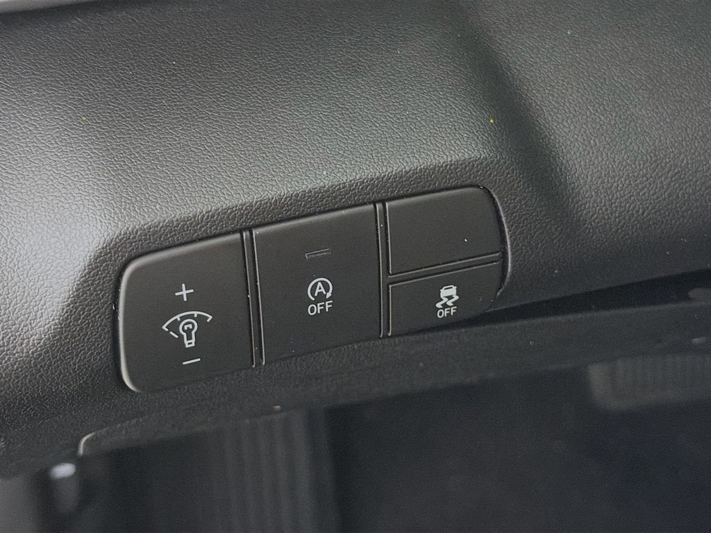 Used 2024 Hyundai Elantra SE image 12