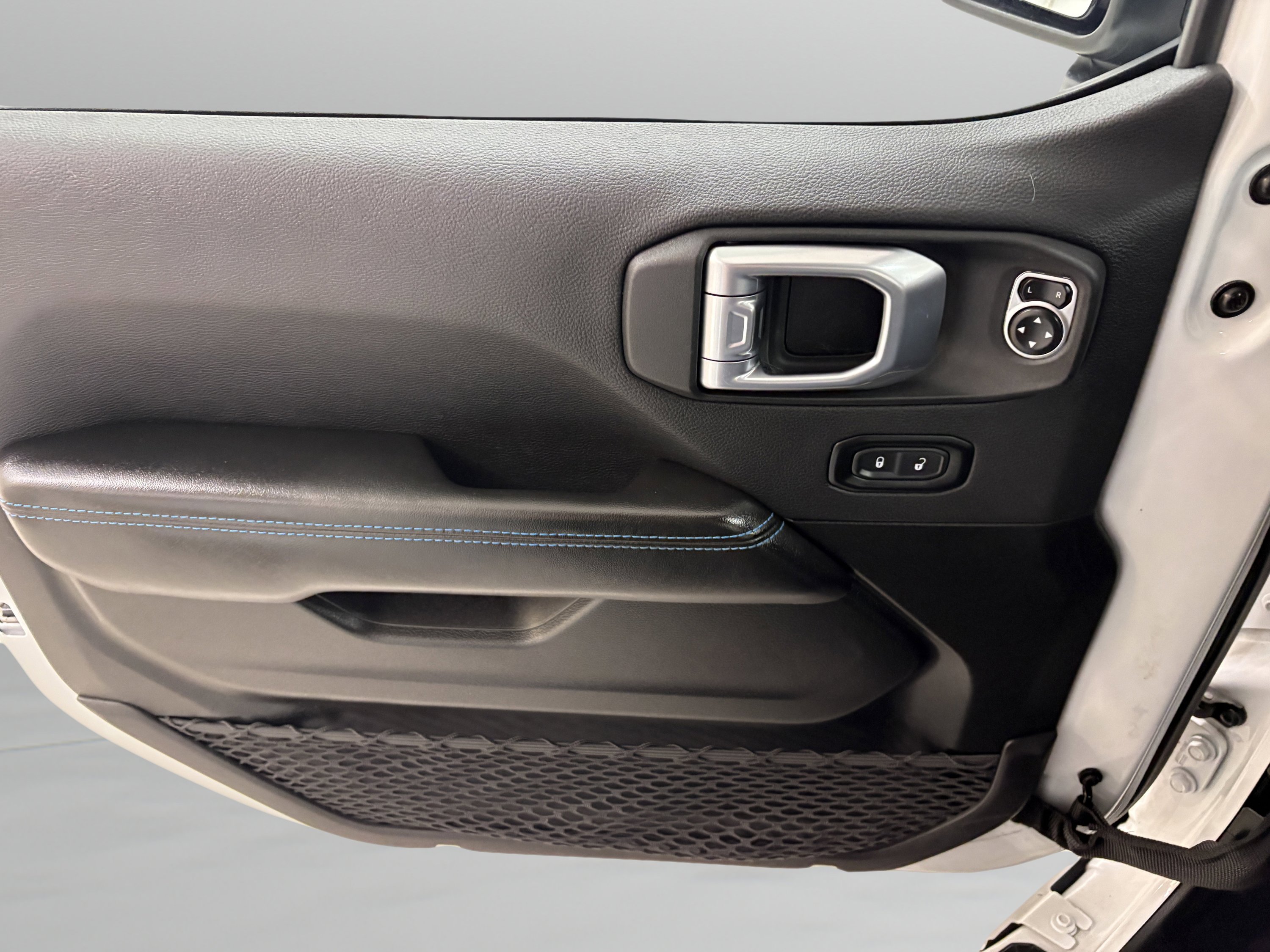 Used 2024 Jeep Wrangler Unlimited Rubicon 4xe image 29