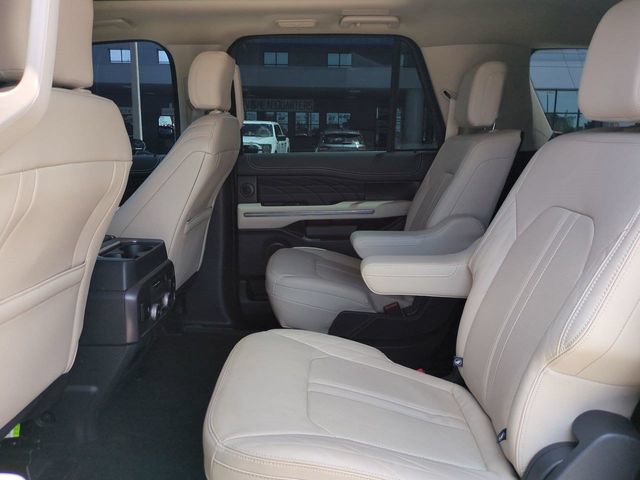 Used 2023 Ford Expedition Max Platinum RWD image 16
