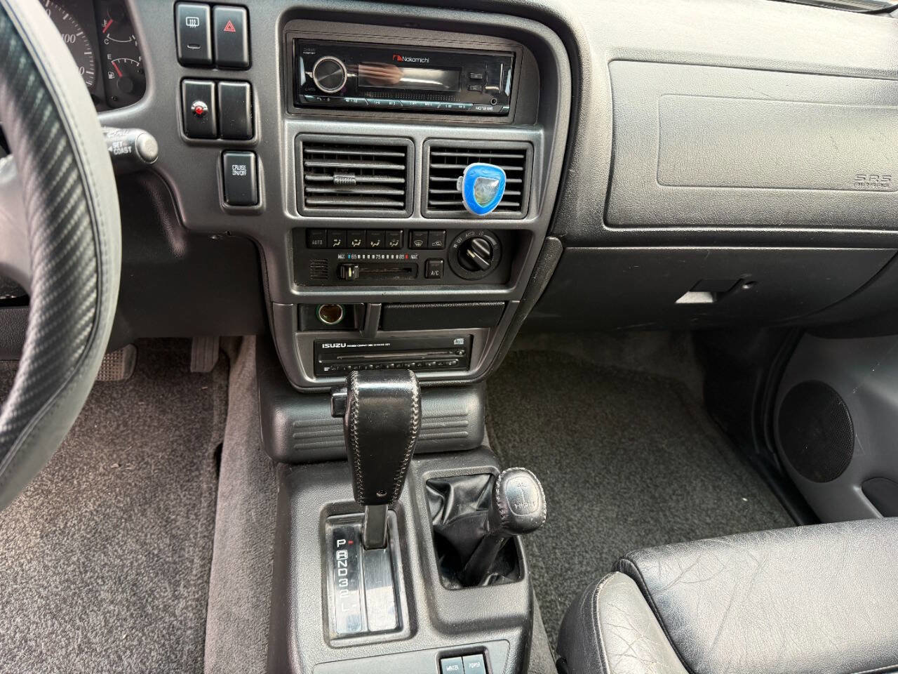 Used 2000 Isuzu VehiCROSS image 17