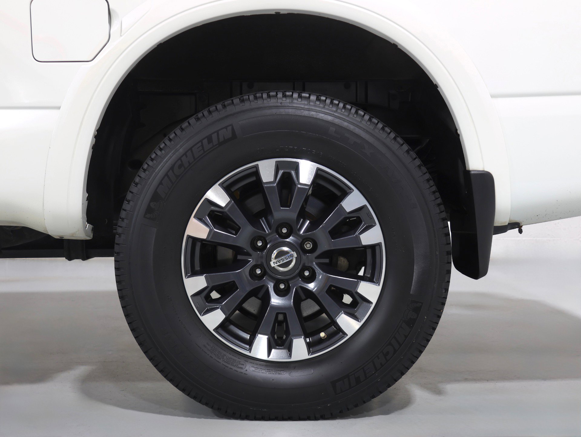 Used 2017 Nissan Titan PRO-4X w/ Pro-4x Convenience Package image 34