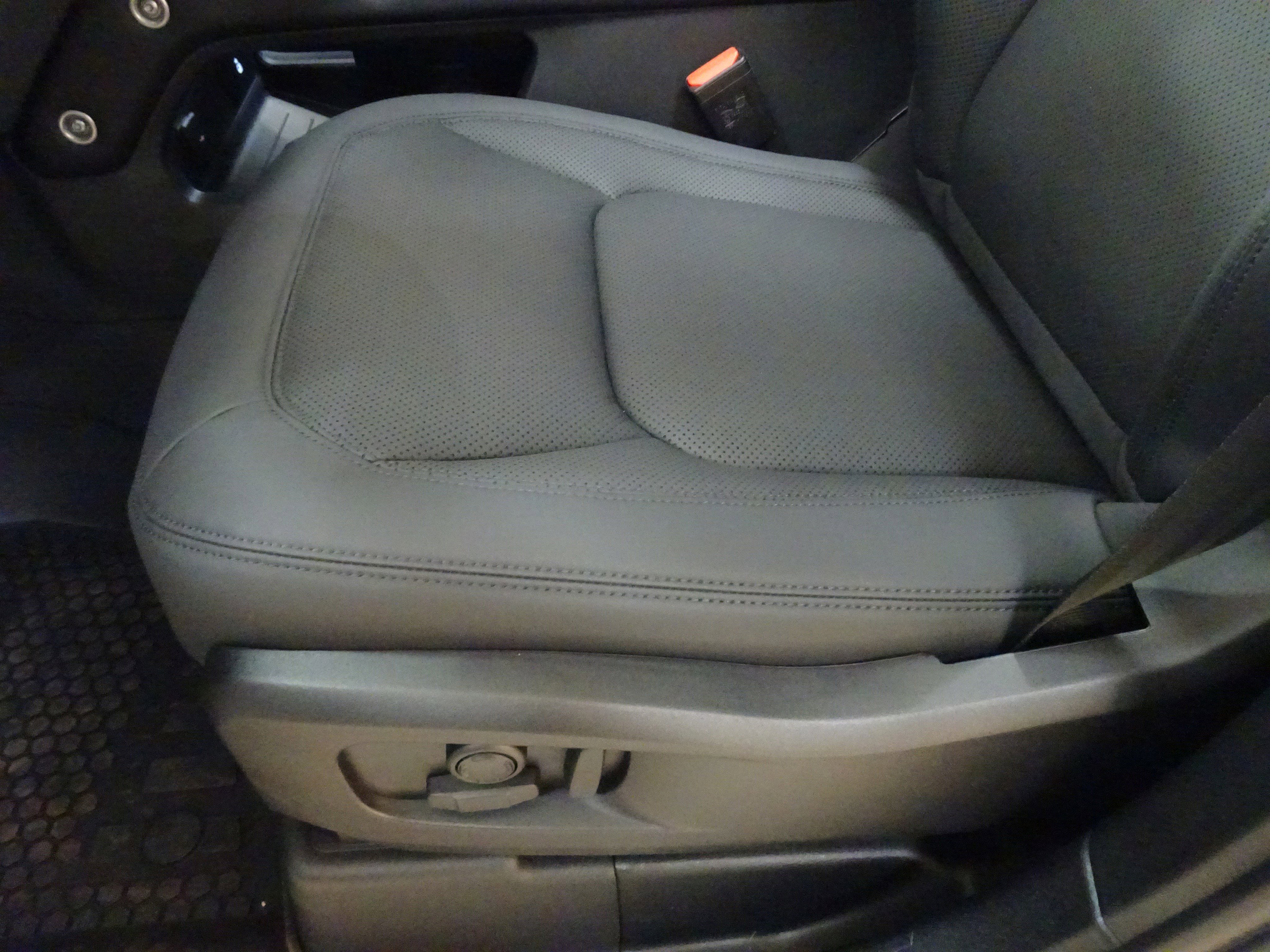 New 2026 Land Rover Defender 110 S image 15