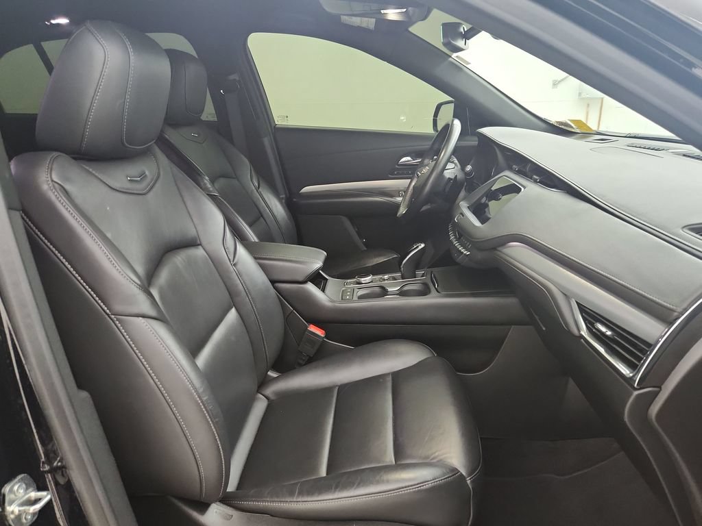 Used 2023 Cadillac XT4 Premium Luxury FWD image 35