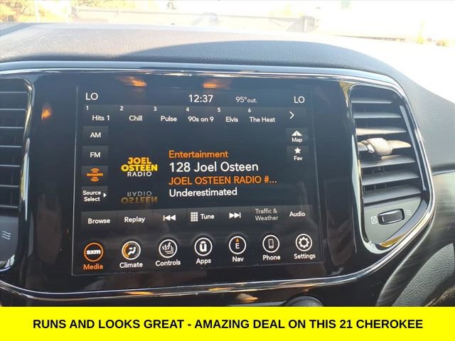 Used 2021 Jeep Grand Cherokee Laredo X image 18