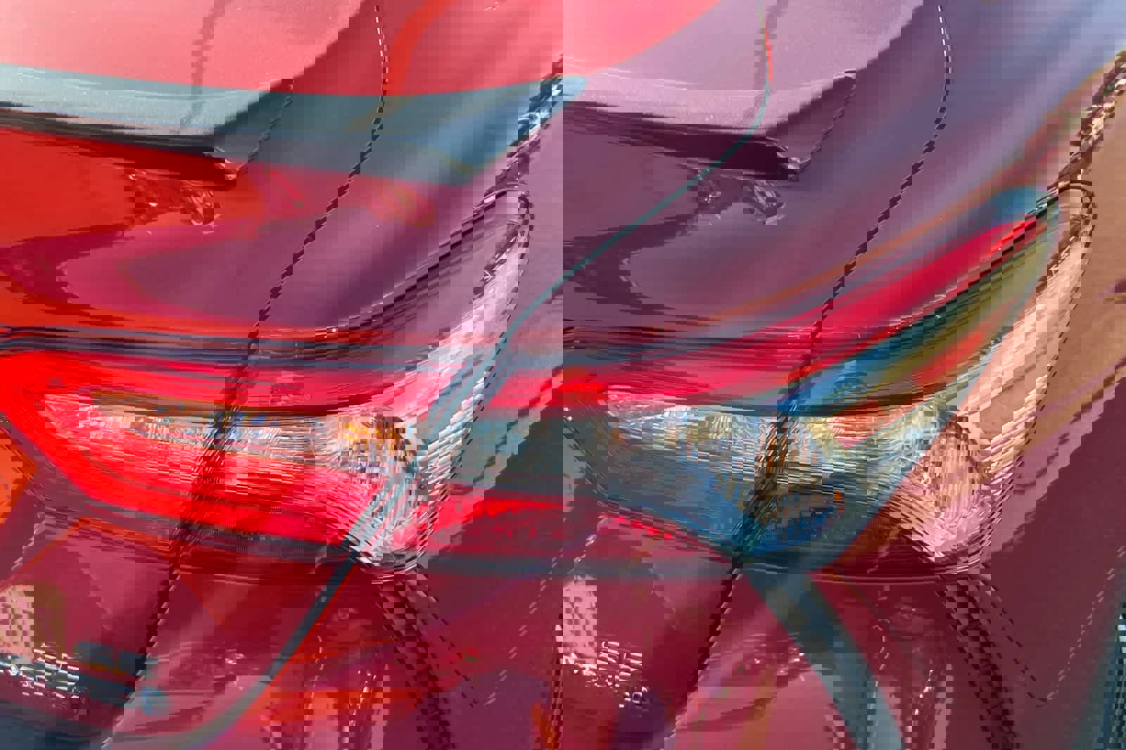 Used 2019 Toyota Camry SE w/ Sunroof Package image 18