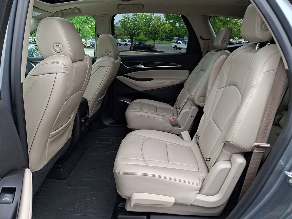 Used 2018 Buick Enclave Essence AWD/4WD image 13
