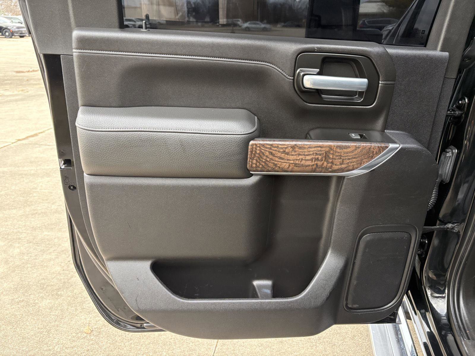 Used 2021 GMC Sierra 3500 Denali w/ Denali Ultimate Package image 14