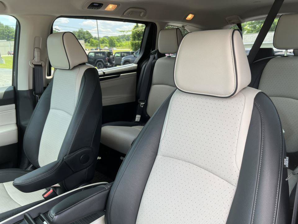 Used 2025 Honda Odyssey Elite image 13