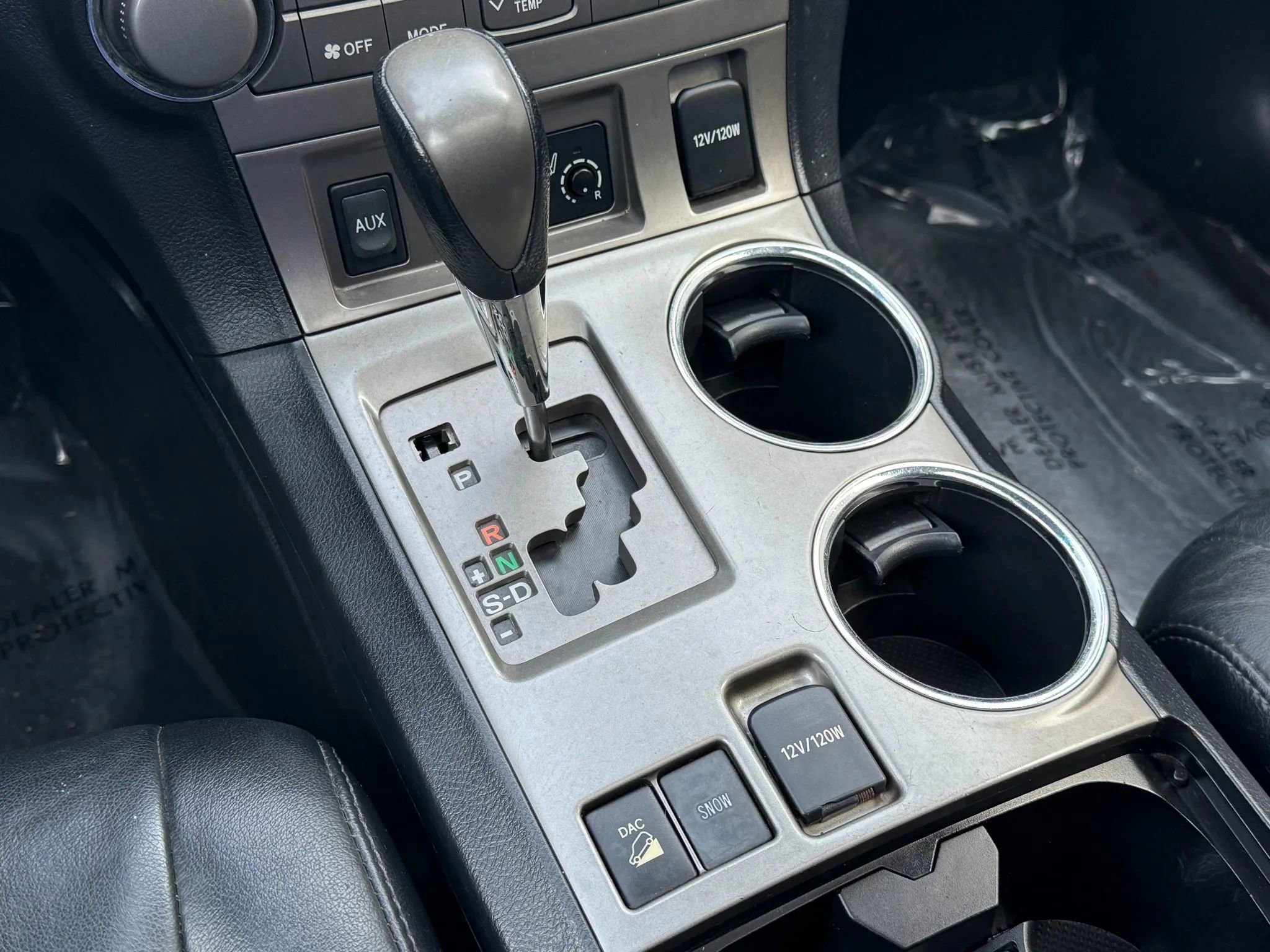 Used 2010 Toyota Highlander SE image 26