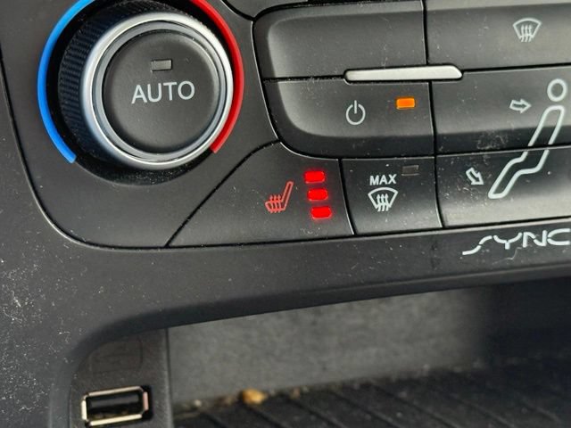 Used 2018 Ford Focus Titanium w/ Titanium Technology Package FWD image 27