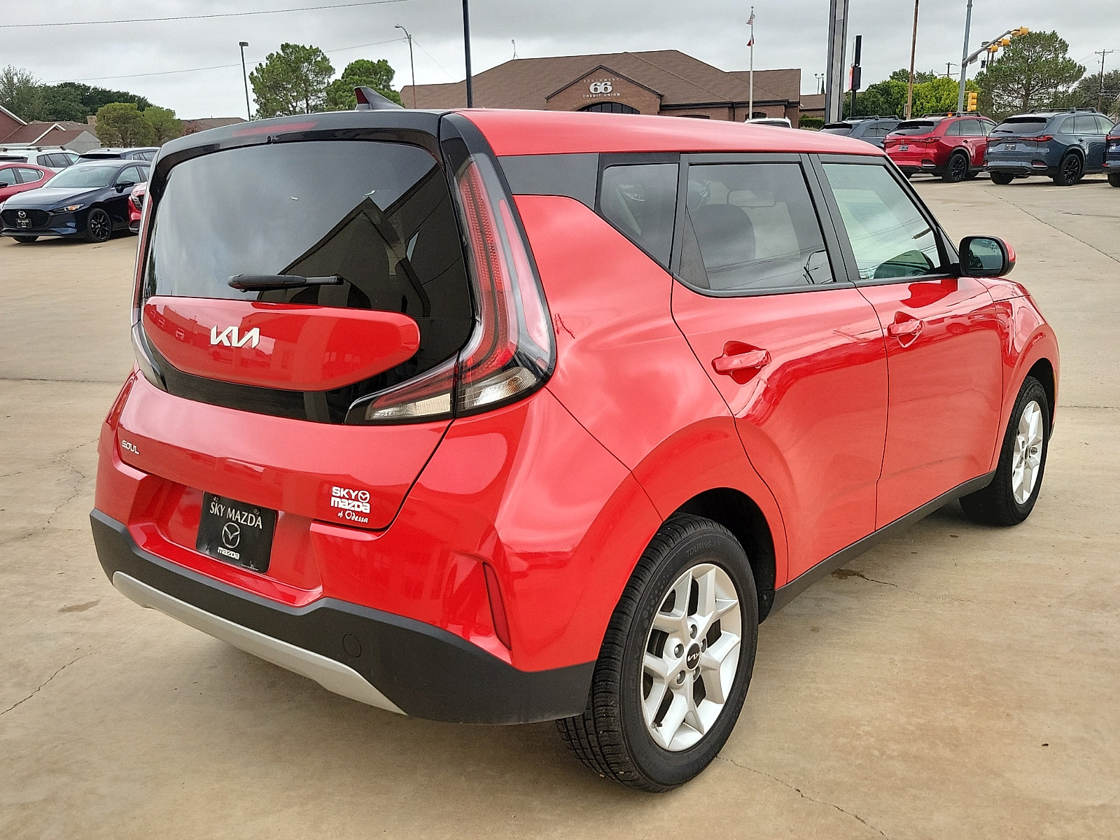 Used 2024 Kia Soul LX w/ Option Group 015 FWD image 7