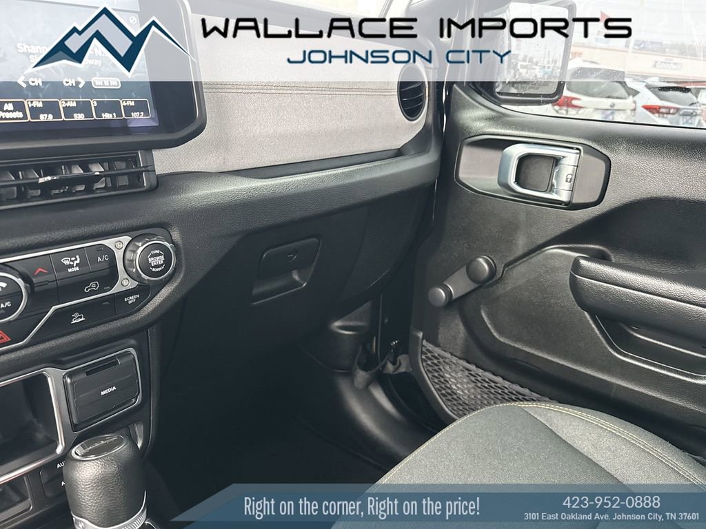 Used 2024 Jeep Gladiator Sport AWD/4WD image 19