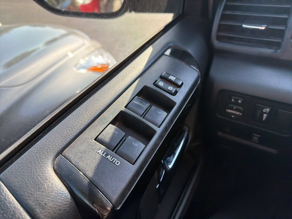 Used 2019 Toyota 4Runner TRD Off-Road Premium AWD/4WD image 17
