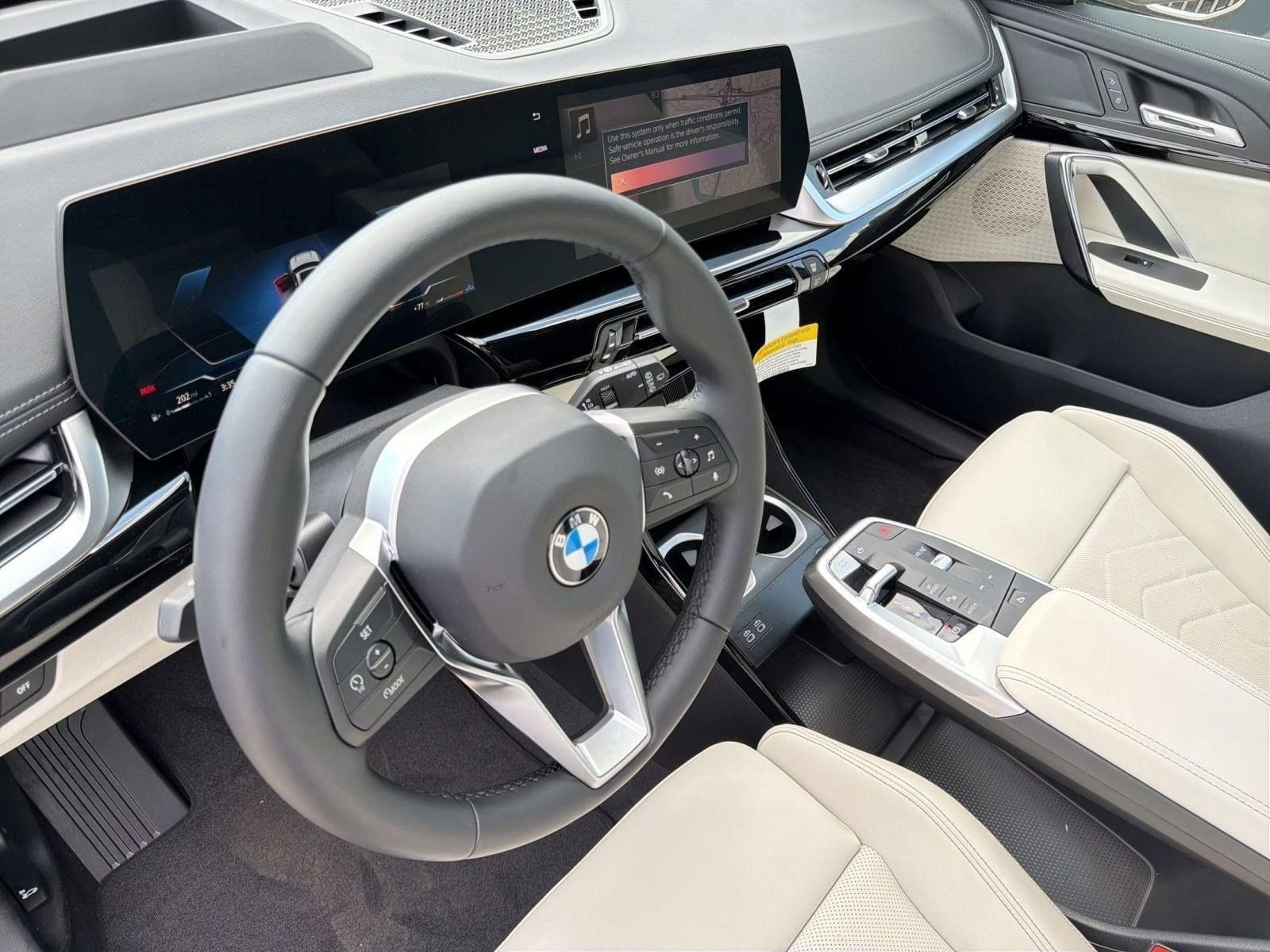 Used 2026 BMW X1 xDrive28i w/ Technology Package AWD/4WD image 4